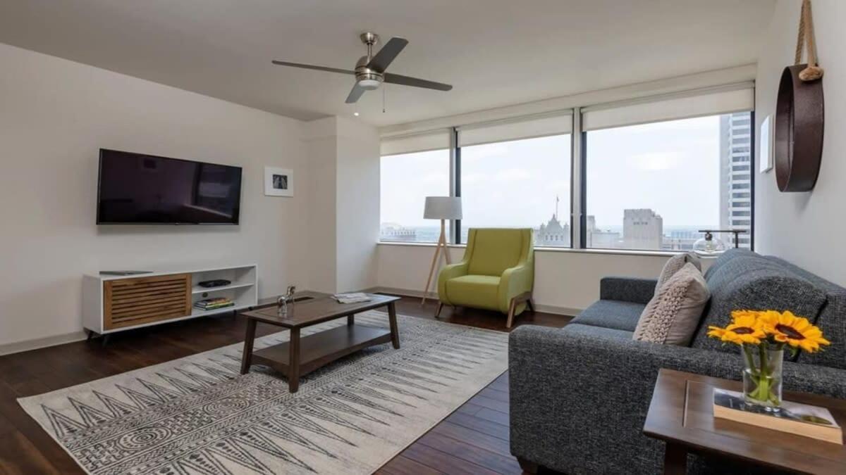26Th Fl Bold Cozysuites With Pool, Gym دالاس المظهر الخارجي الصورة